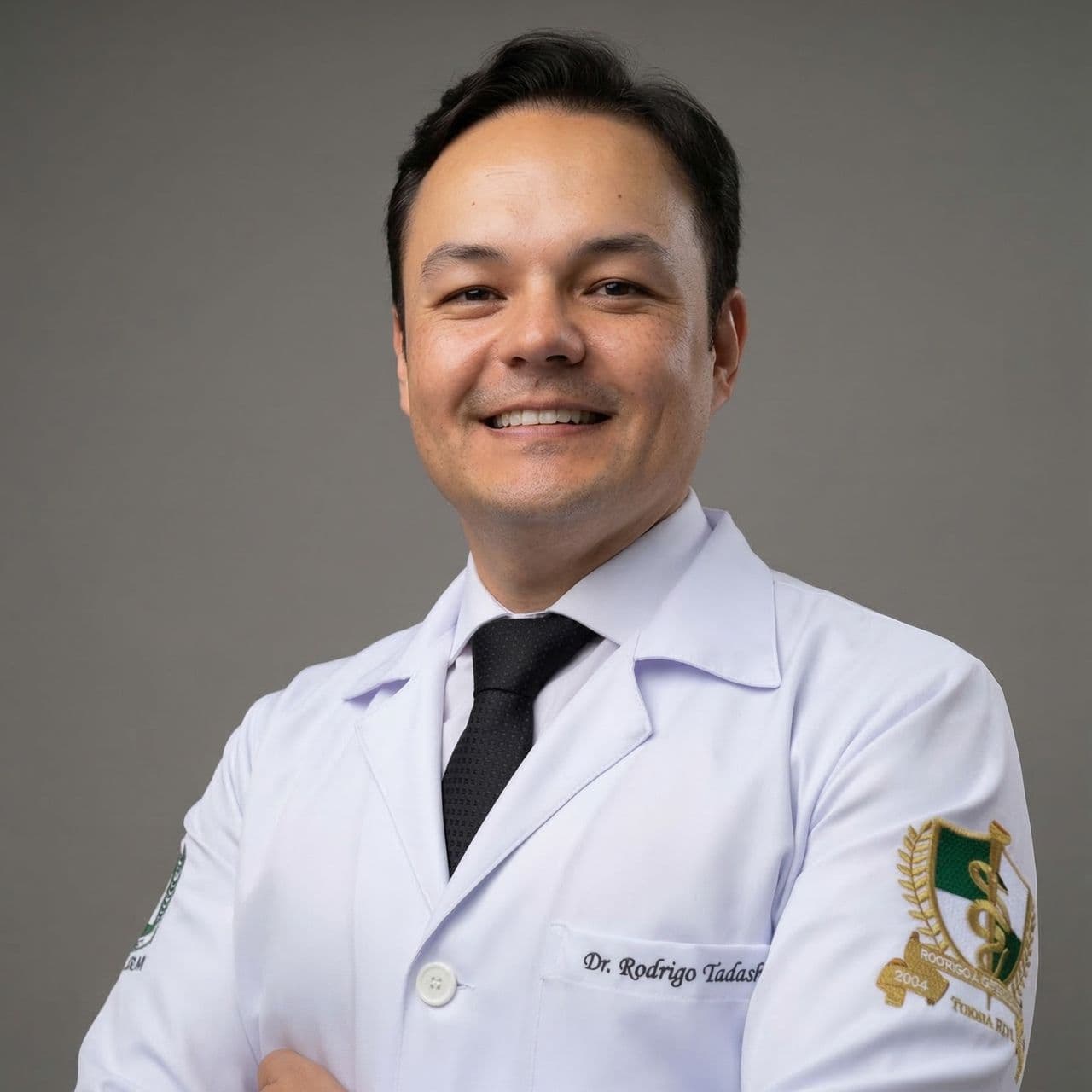 Dr(a). Dr. Rodrigo Tadashi Martines - Especialista em Lentes de Contato Dental em São Paulo