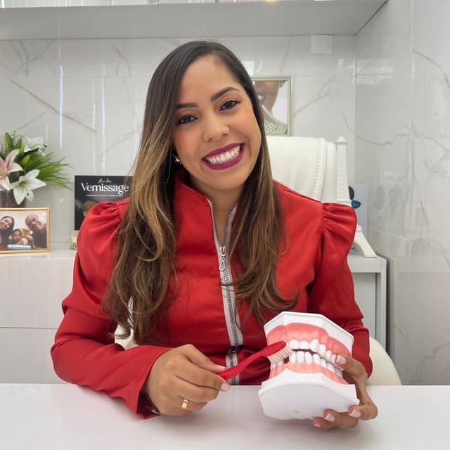Clínica de Dra. Sacha Felix — especialista em facetas de porcelana e lentes de contato dental em Jaboatão dos Guararapes, PE