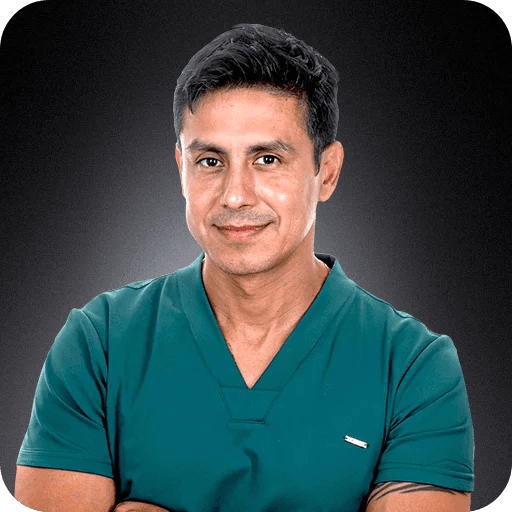 Dr(a). Dr. Victor Clavijo - Especialista em Lentes de Contato Dental em Indaiatuba