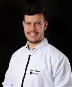 Dr(a). Dr. Vinícius Battochio - Especialista em Lentes de Contato Dental em Passo Fundo