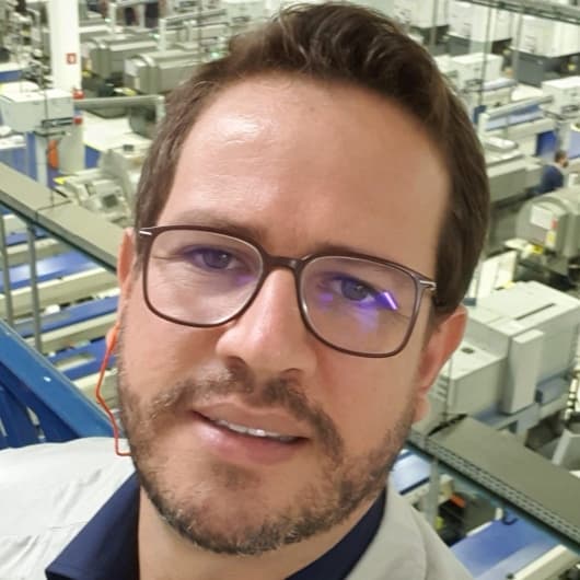 Dr(a). Dr. Ygor Lemos - Especialista em Lentes de Contato Dental em Itabuna